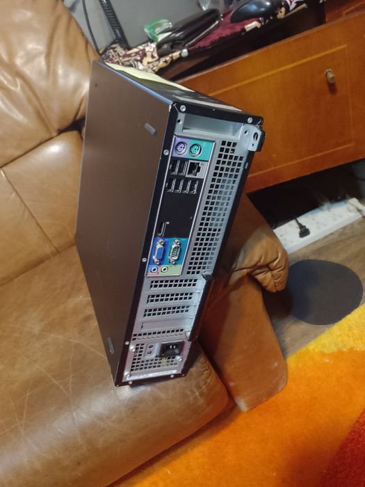 Unitate i3 processor bun complects monitor + tot CE trebuie