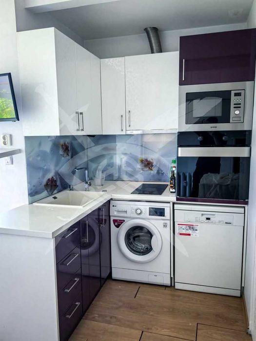 Дава се под наем Тристаен апартамент в София, Център - 100 кв.м за 997.05 € - Снимка #2