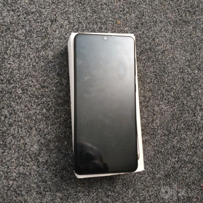Samsung A31 64G.