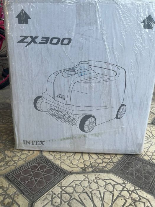 Продам робот-пылесос для бассейна Intex ZX300, новый в коробке