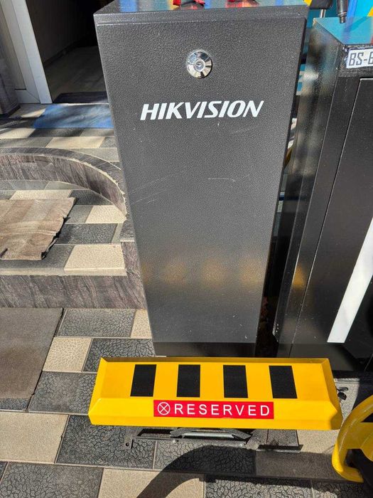 Shlagbaum o‘rnatish — Установка шлагбаумов, Pullik parkovka