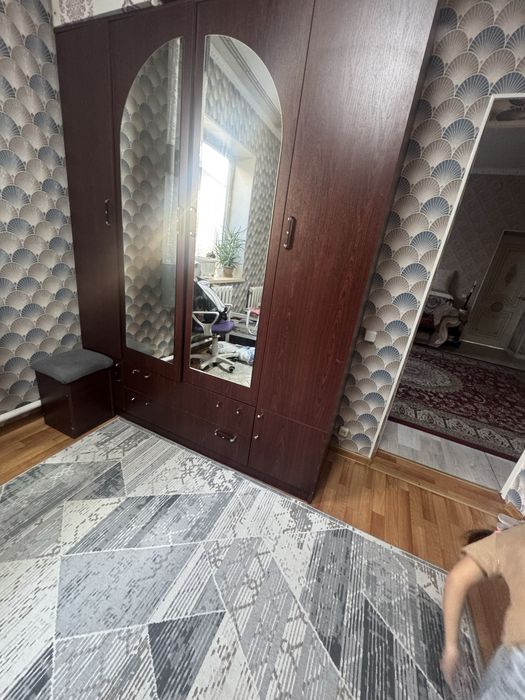 Продам Шифоньер 180/230