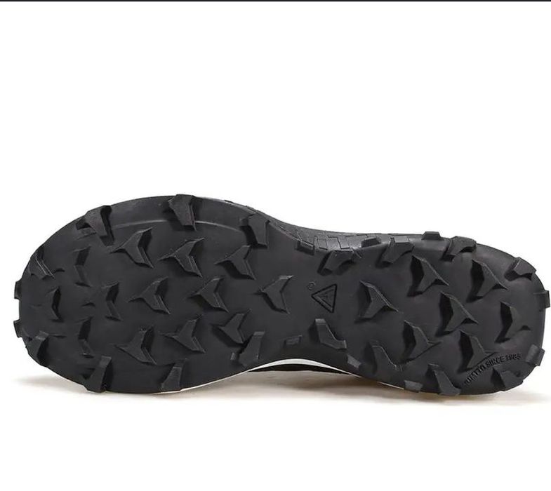 Трейловые кроссовки Humtto