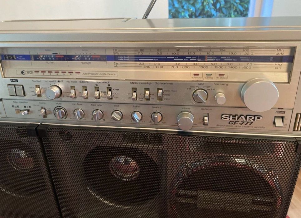 SHARP GF 777 radio casetofon