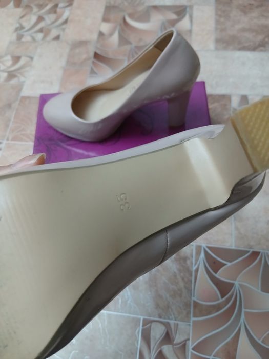 Продам срочно туфли б/у