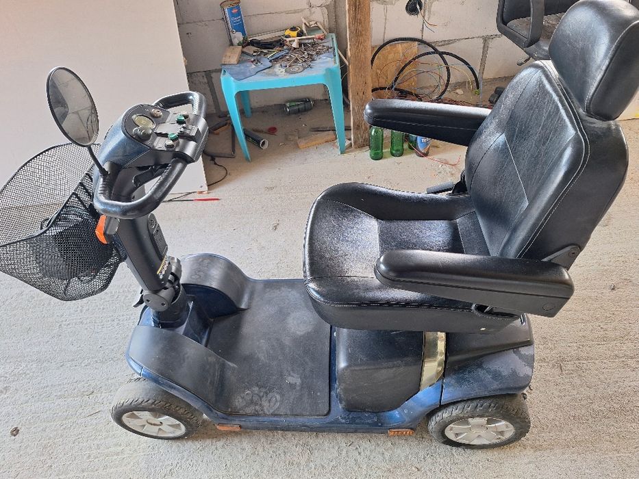 Carut electric pentru persoane cu probleme de mobilitate