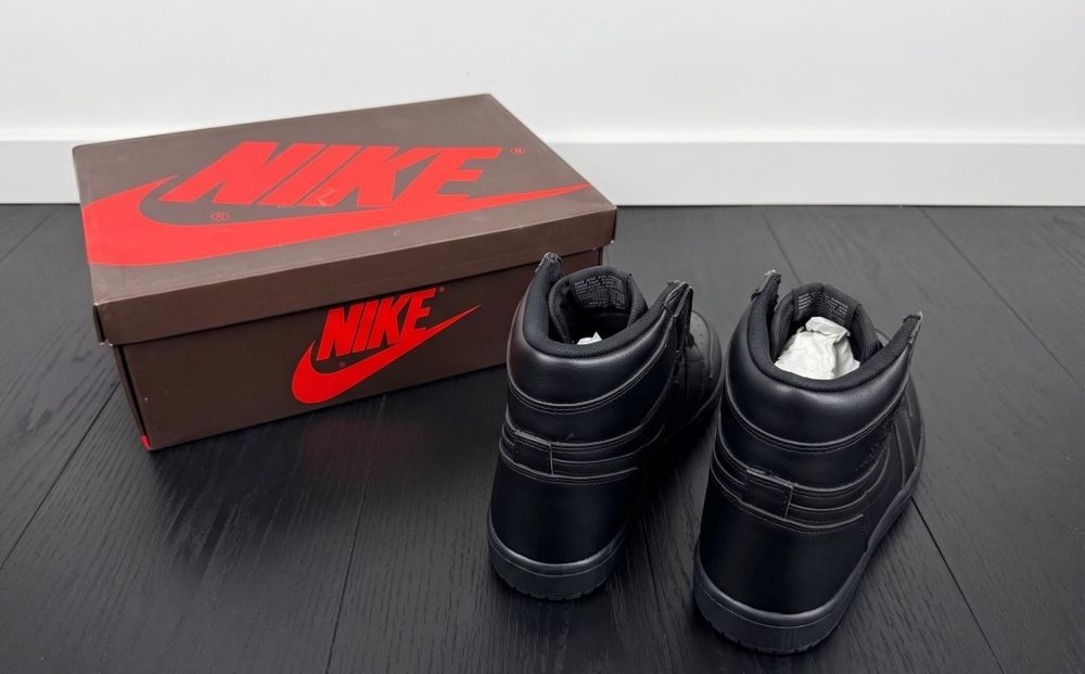 Adidasi Jordan 1 High Triple Black