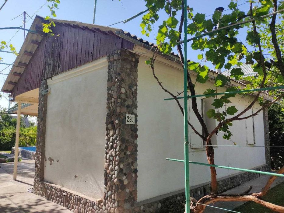 Продаётся дача в районе Паркент