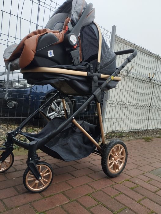 Vând cărucior bebe+scoica