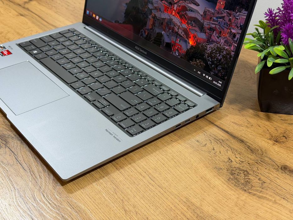 Asus Zenbook 15 3K 120hz OLED 32gb