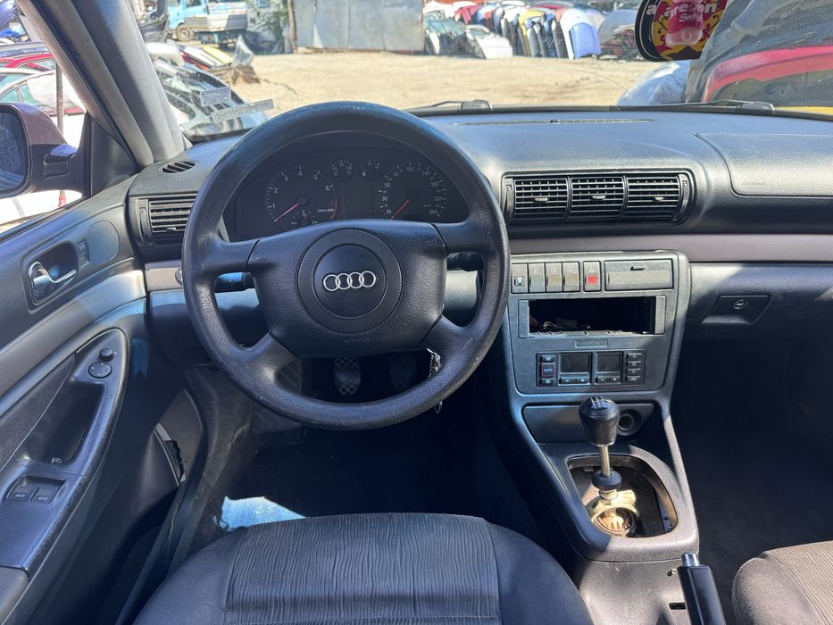 Audi a4 B5 1.6i 101hp 1997г На Части