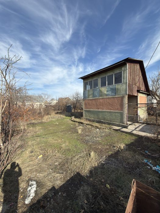 Дача с летним домиком