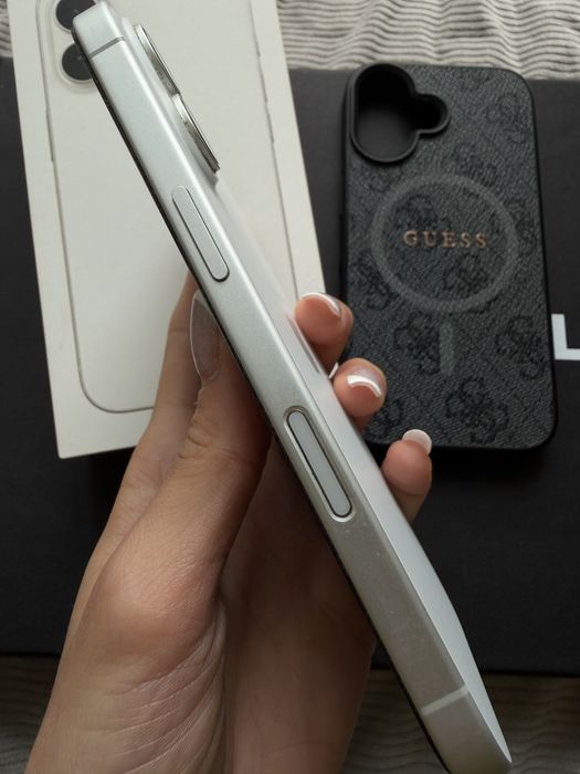 iPhone 16, white, 256GB