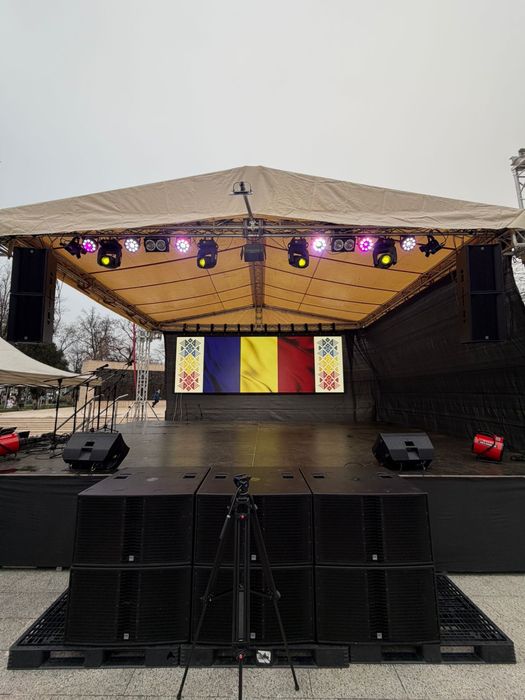 Închiriez ecran LED 12 mp + lumini profesionale evenimente