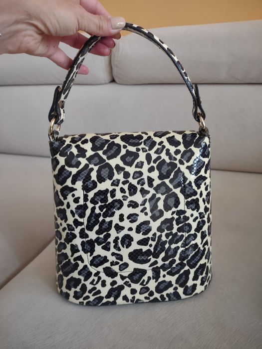 Дамска чанта от естествена кожа