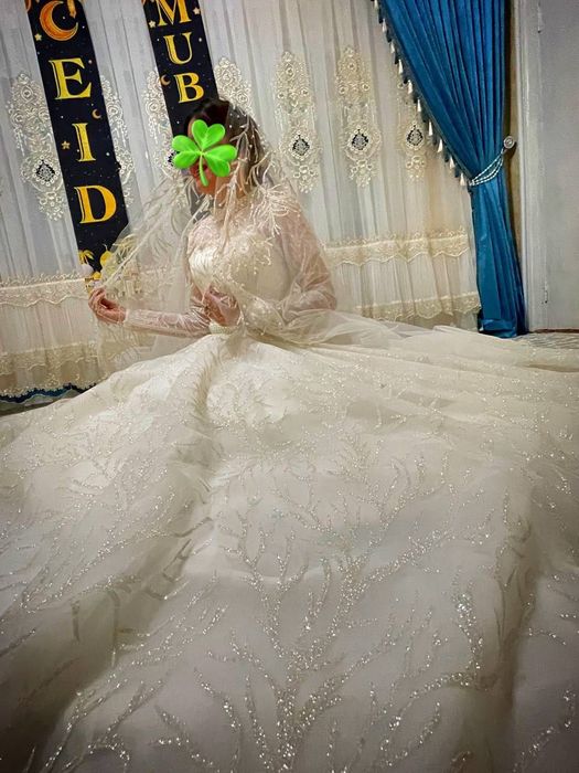 1  milliondan Kelin ko’ylak. 1-martta kiyilgan,ideal holatda sotiladi.