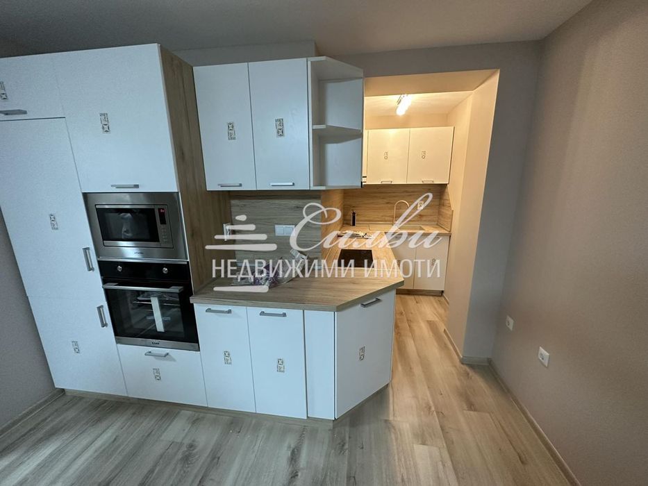 Продава се Тристаен апартамент в Шумен, Тракия - 90 кв.м за 1700 €/кв.м - Снимка #1