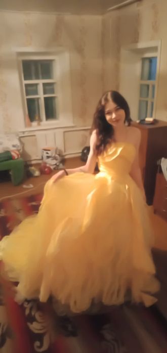 Платья.бальные.2шт