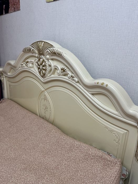 Продам Спальный гарнитур