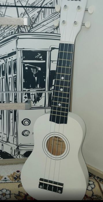 Срочно продам укулеле