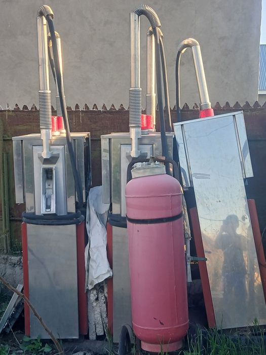 Запровочный бензоколонка