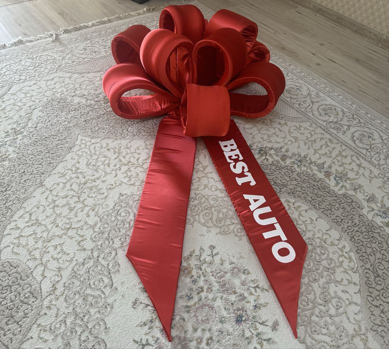 Подарочные бантики на автомобиль