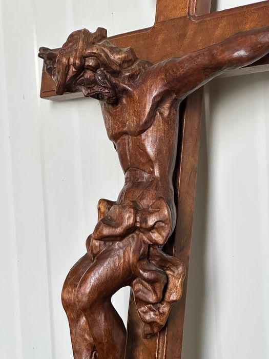 Crucifix din lemn de maslin
