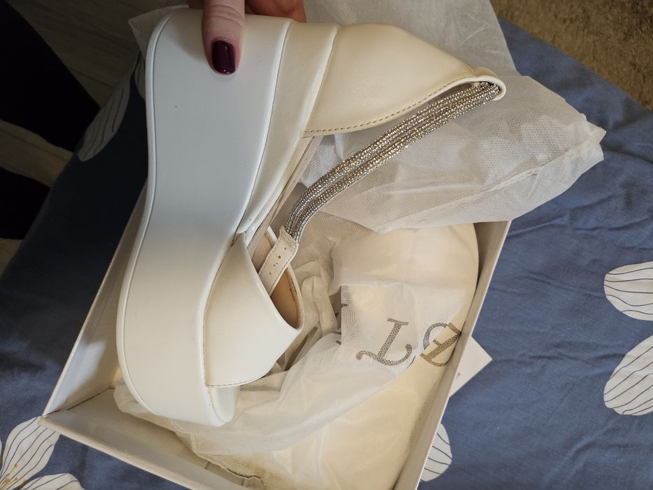 Rochie mireasă albă