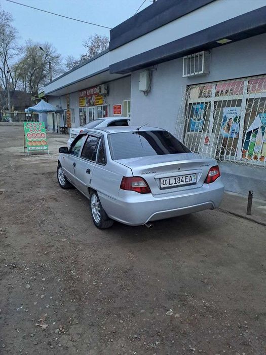 Nexia mashinasi egasi bitta zavoddan uzi olgan narxini kelishamiz
