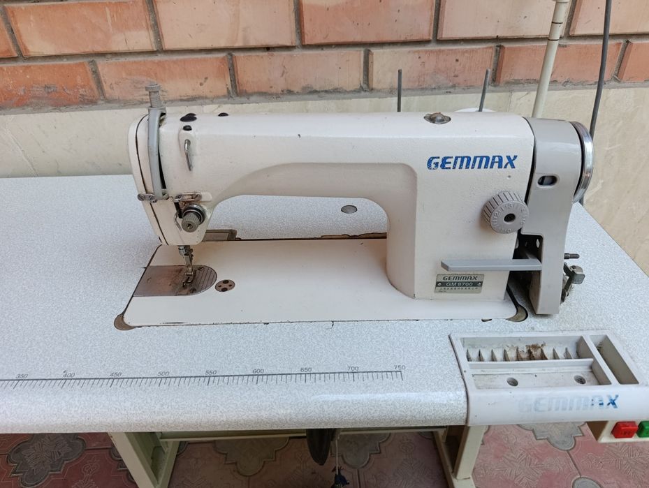 Швейная машина GEMMAX