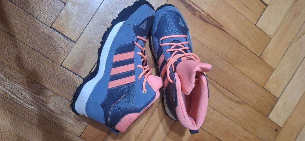 Adidas дамски маратонки N:39,5