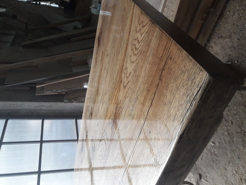 Масивен плот от дъб с черна тинта