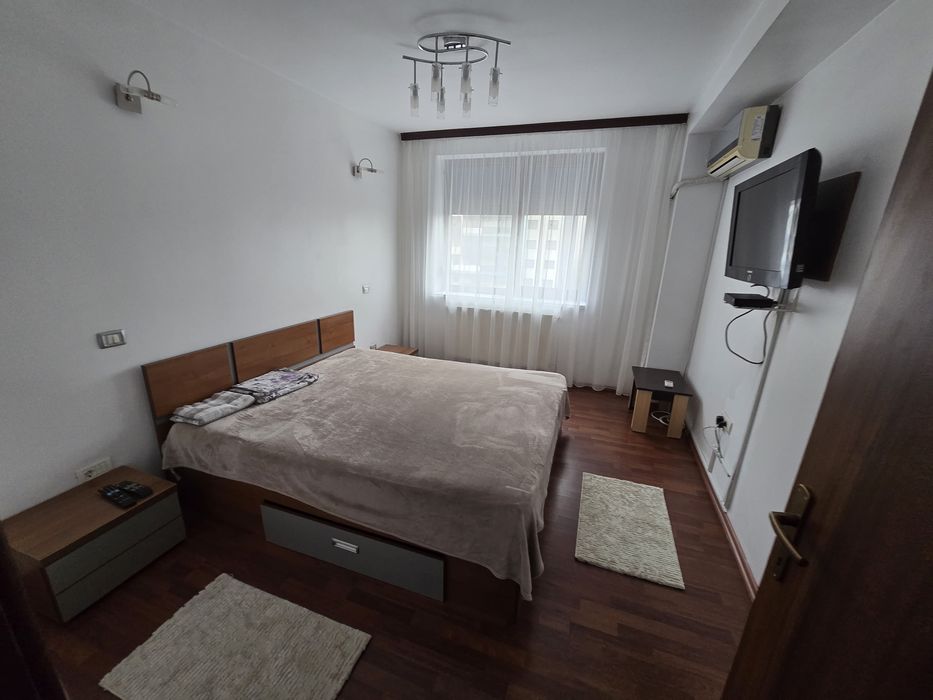 Tomis plus -de inchiriat