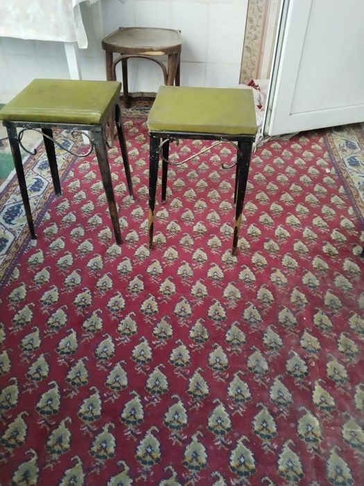 Табуретки 2 шт  б/у