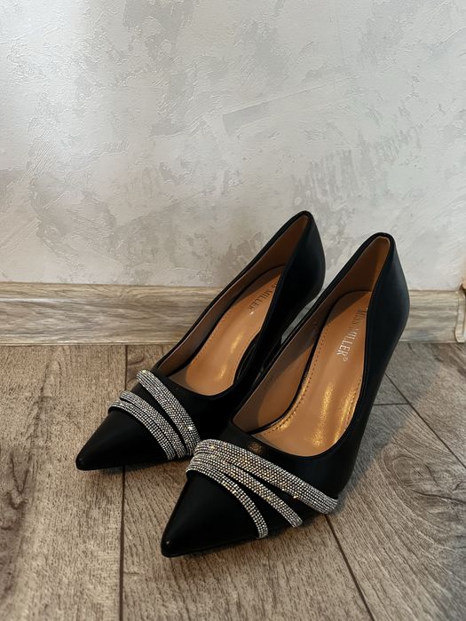 Продам  туфли новые