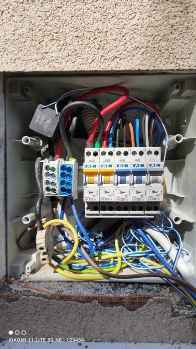 Prestări servicii Instalați Sanitare Electrice