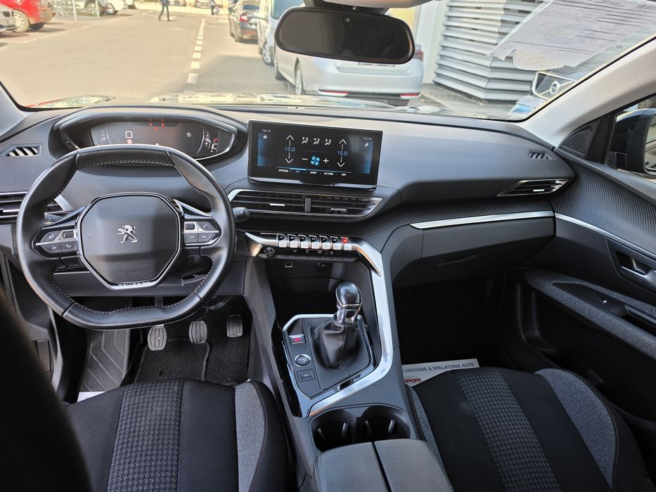 PEUGEOT 3008 PureTech 1.2 130 cp