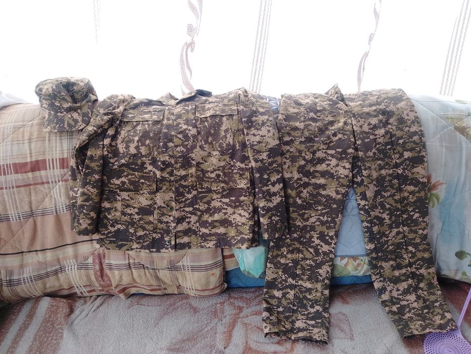 Продам военую форму 48го размера