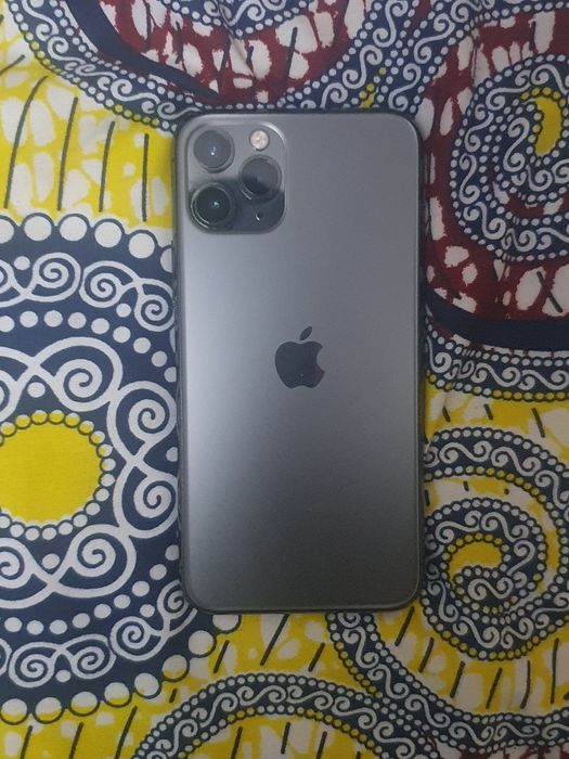 Vand volan gaming si iphone 11 pro state fb baterie 83
