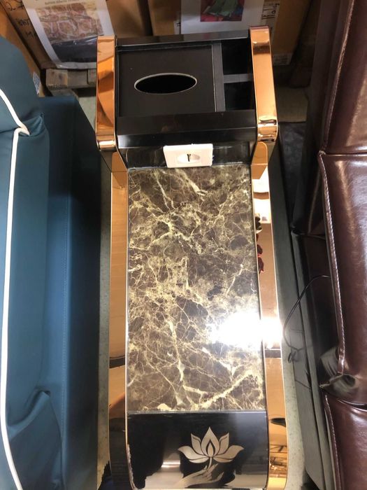 Masa pentru salon cu priza incorporat