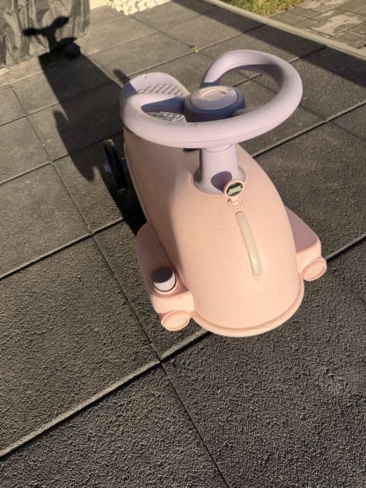 Furia Roz / Scuter electric muzical