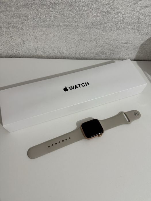 Apple Watch SE 40мм