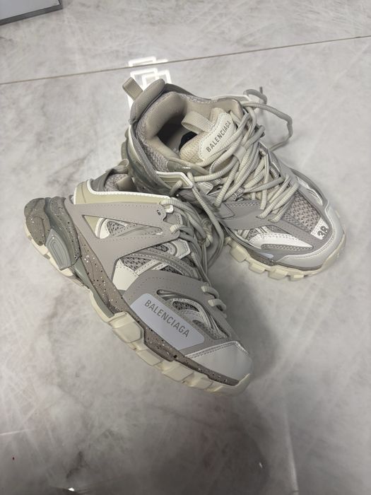 Balenciaga track new model
