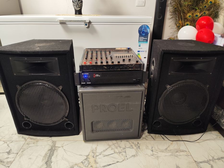 SCHIMB CU SAXOFON.    4 Boxe ,1 bass activ ,1 putere 2x300 w