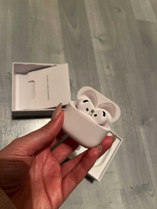 AirPods 4 слушалки за iPhone Оригинални НОВИ