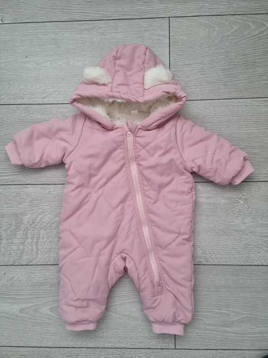 Космонавт за бебе