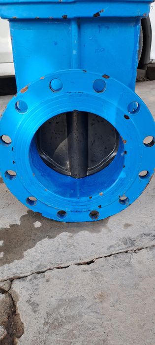 Задвижка с обрезиненным клином