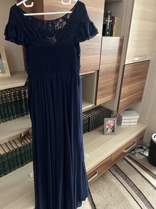 Rochie lunga de culoare bleumarin cu dantela