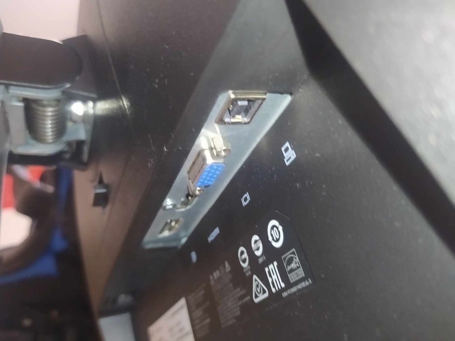 Монитор HP Е232 за компютър