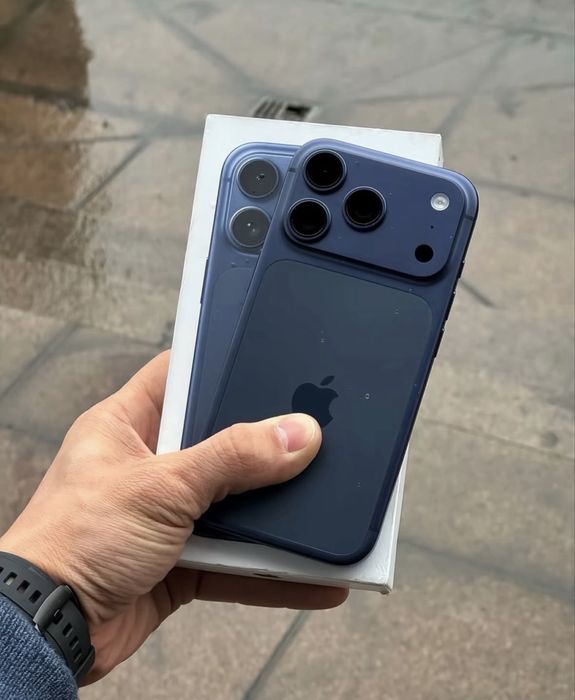 Продам айфон 17 про